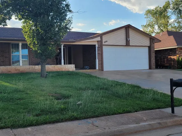 1004 Oakwood Dr, Yukon, OK 73099