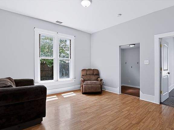 4th image of 599 Duane St