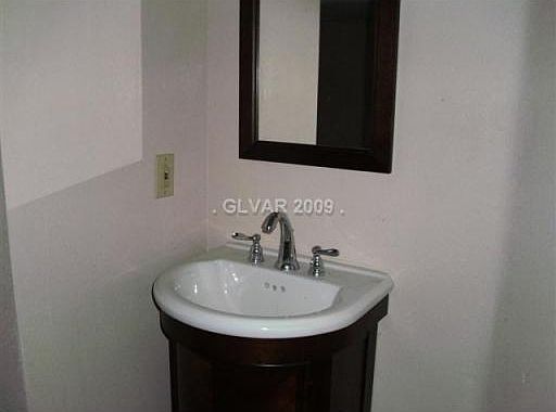 4th image of 5603 Halvern Ave