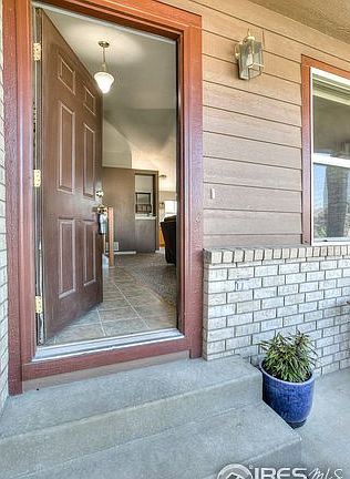 4th image of 504 Vivian St