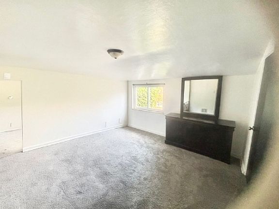 4th image of 2020 Lindsay Rd