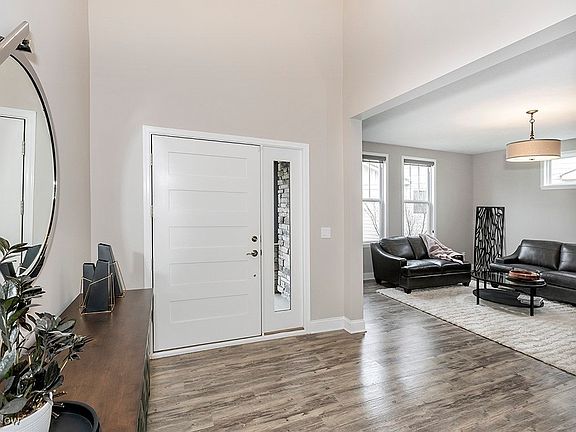 2nd image of 313 Lake Victoria Ct