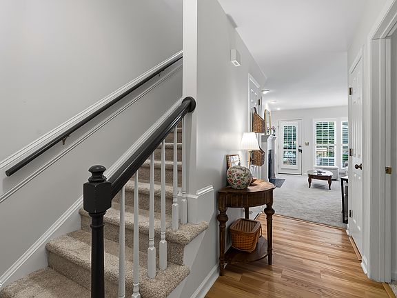 3rd image of 2424 Mapleton Ln