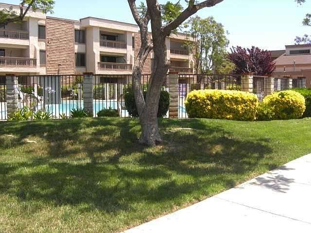 1st image of 1050 E Washington Ave Unit 55