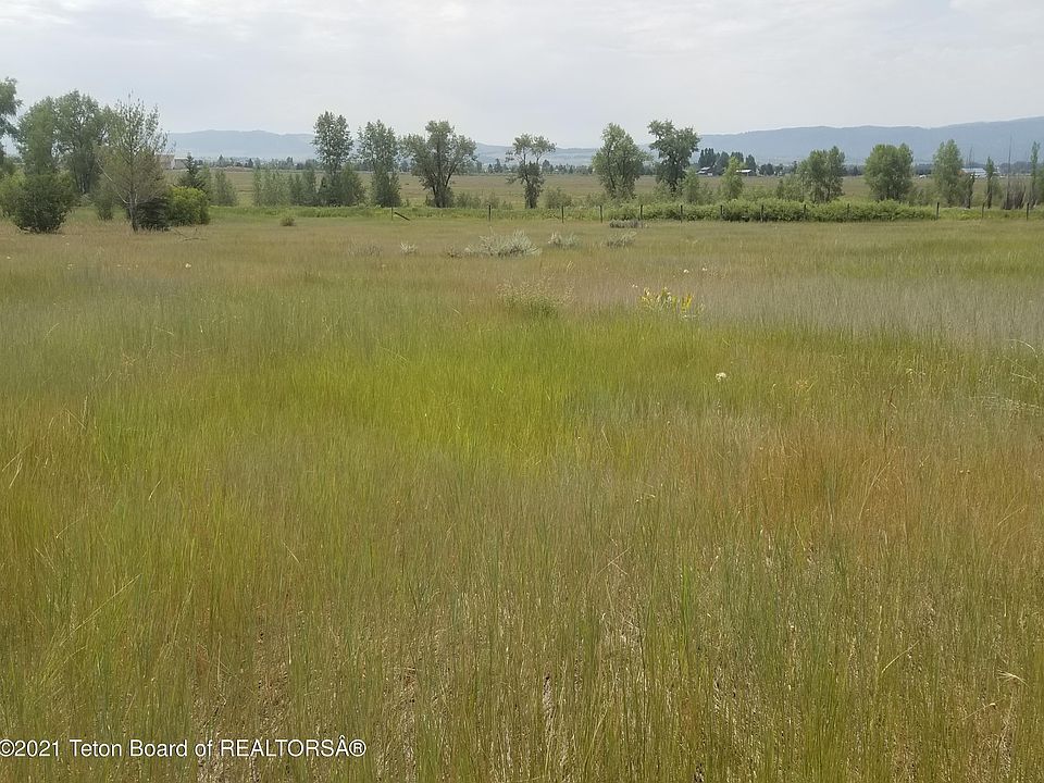 2nd image of Cedar Creek Dr