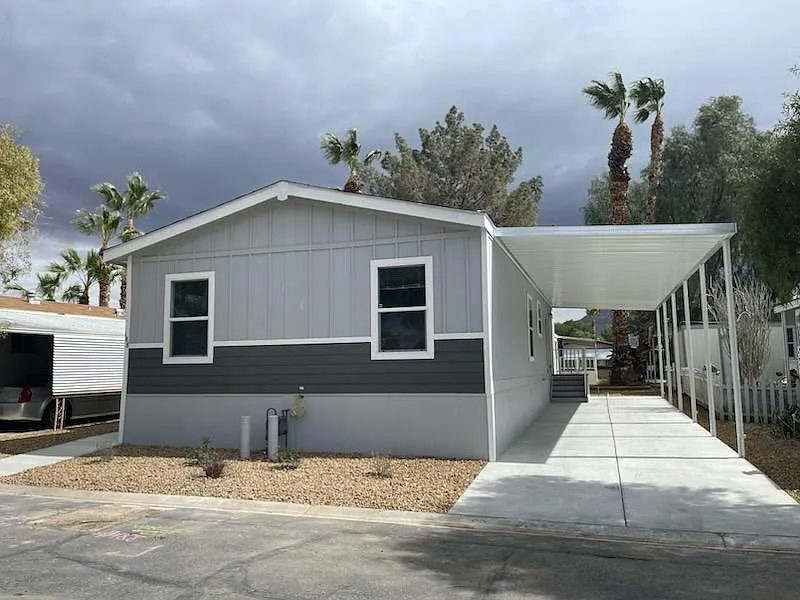 3 bed, 2.0 bath, 1123 sqft, $1,349 — Photo 1