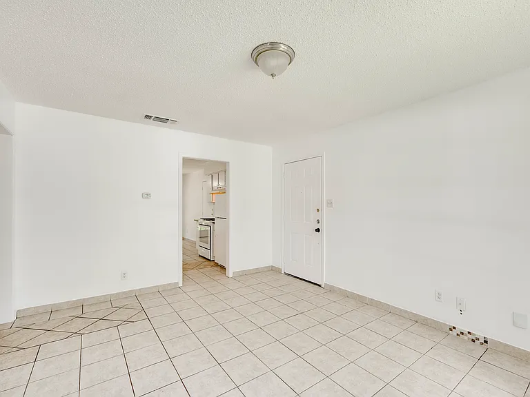 9502 N Creek Dr — Photo 18