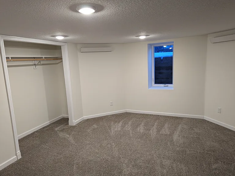 211 Oak St S #3 — Photo 10