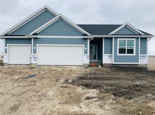 3226 Lakeview Dr, Altoona, IA 50009
