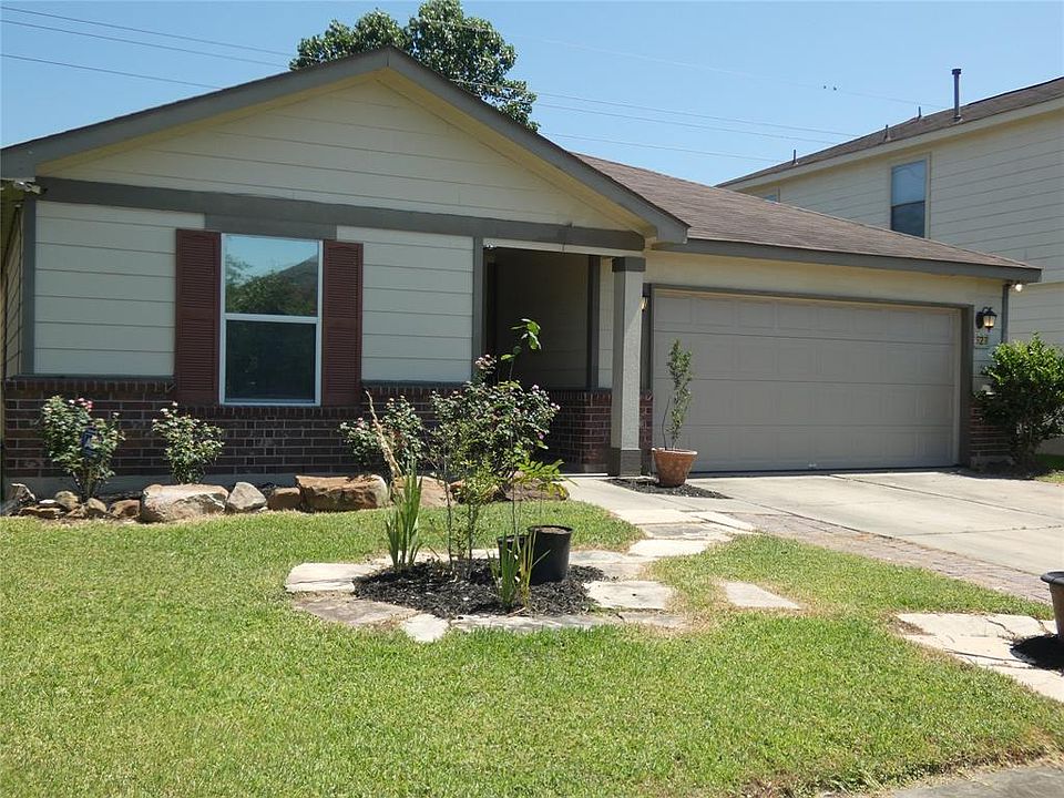 1st image of 523 Remington Heights Dr