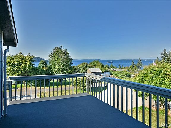 Incredible views of the Sound and Mt.Baker