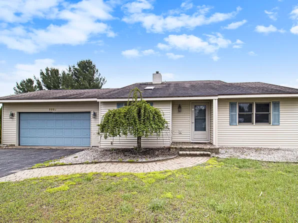 6001 Dover Ln, Traverse City, MI 49685