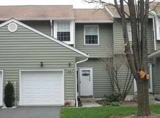 16 Peregrine Pt, Newton, NJ 07860