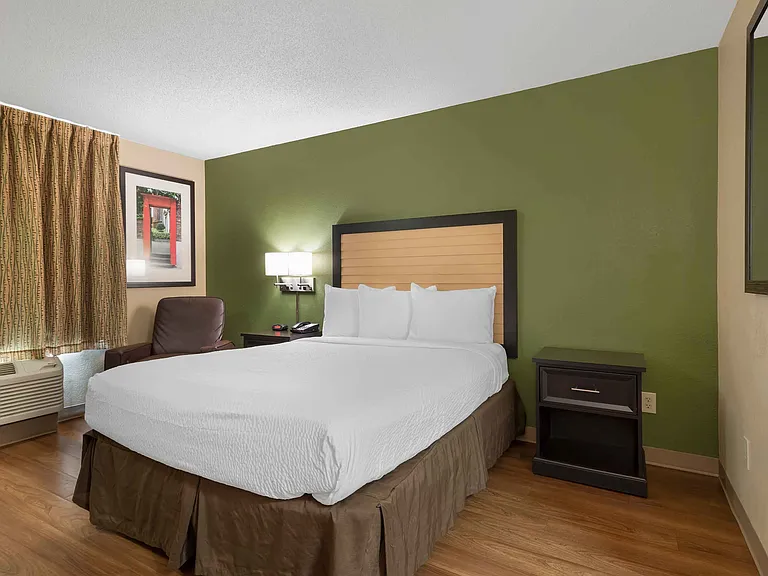Studio Suite - 1 Queen Bed