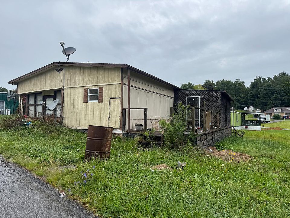 2nd image of 302 Elmer St