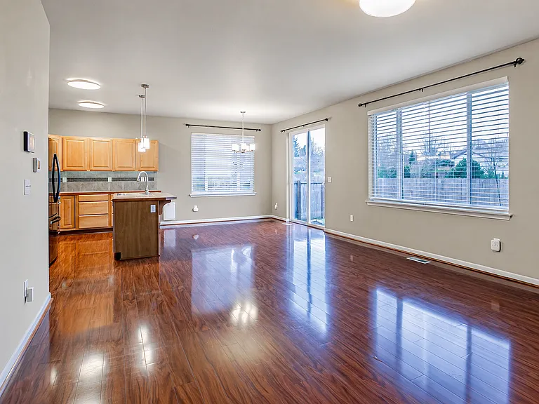 3205 Garnet St SE — Photo 9