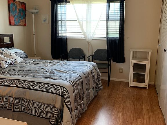 5th image of 2673 Barkley Dr E APT B