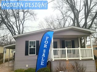 1143 Lake Ter, Elgin, IL 60123