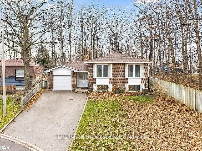 7 Rosedale Pl #UPPER — Photo 1