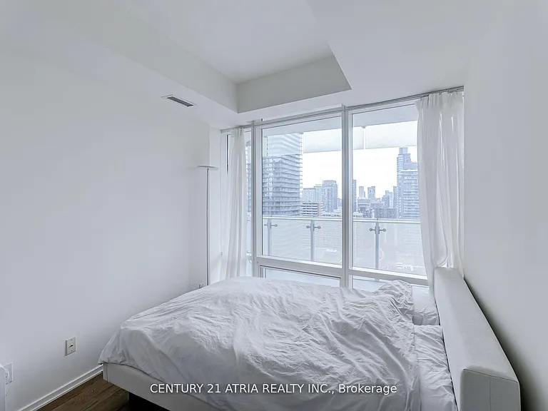 1 Bloor St E #2104 — Photo 13