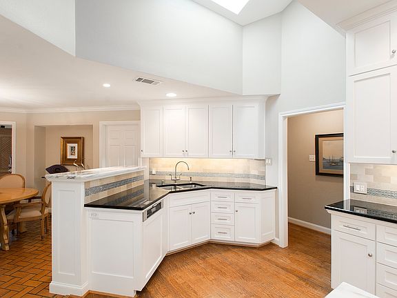 5th image of 11209 Russwood Cir