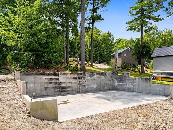 4th image of 978 Brewer Lake Road