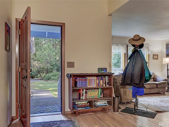 Welcoming entry into bright, open airy home. 