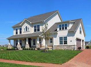 1688 Pinnacle Club Dr, Grove City, OH 43123