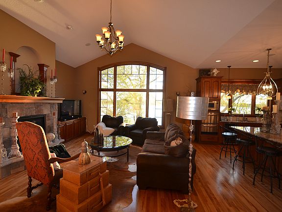 4th image of 25754 Cedar Ln