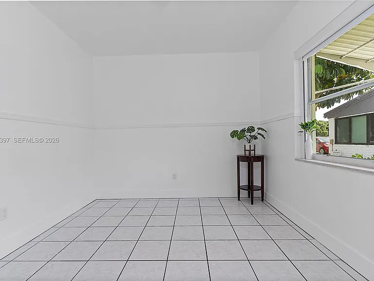 2024 NE 174th St — Photo 27