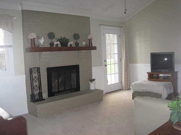 4th image of 10345 Whispering Winds St