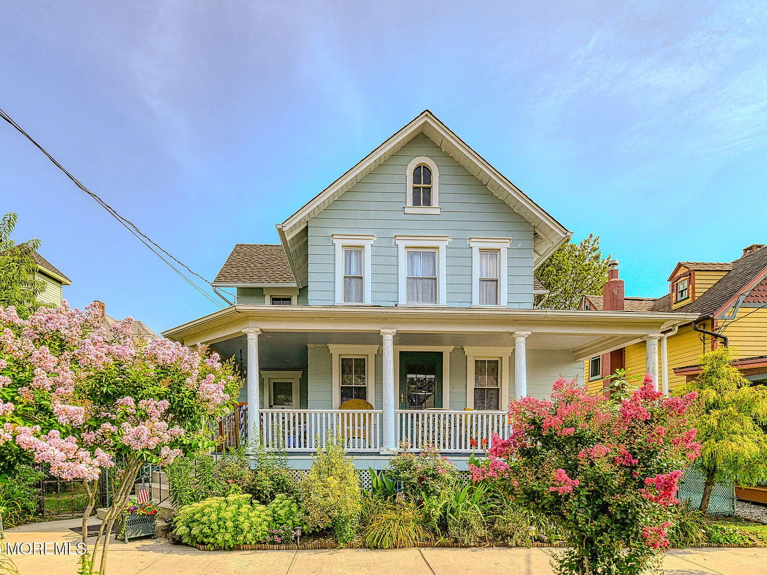 4 bed, 2.5 bath, $5,400 — Photo 2