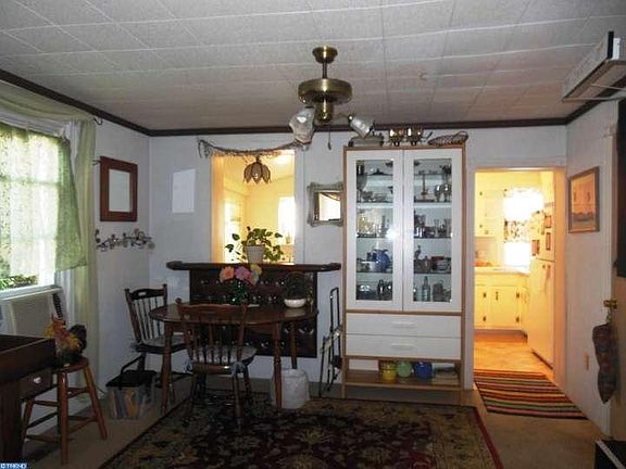 5th image of 137 Washington Ave