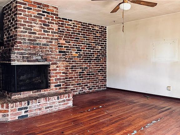 2nd image of 3414 Hyland Dr