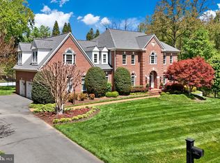 1090 Mill Field Ct, Great Falls, VA 22066
