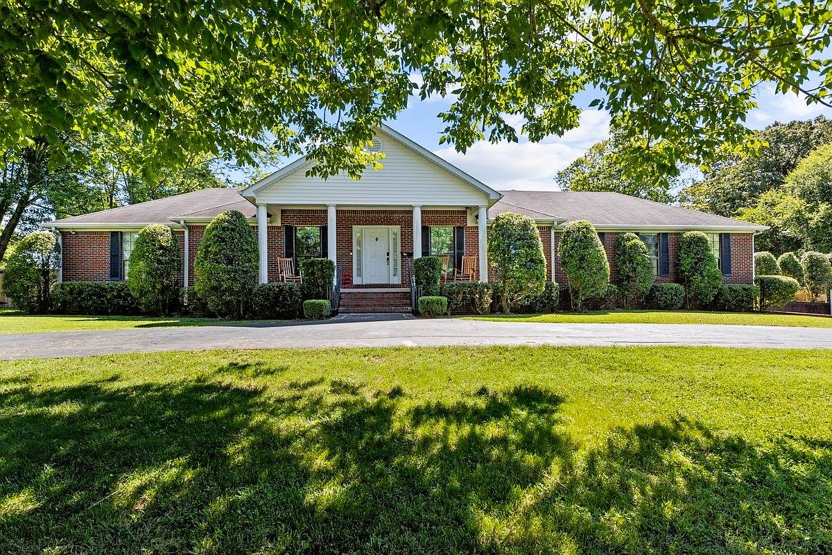 180 Highland Hgts, Camden, TN 38320 | Zillow