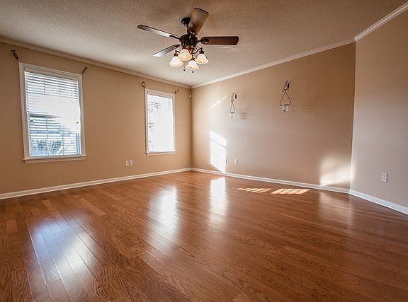 5th image of 2521 Melrose Dr