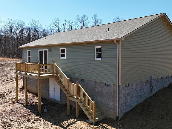 4th image of 382 Bear Knob Ln