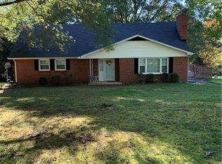1054 Sowers Farm Ln, Pinnacle, NC 27043