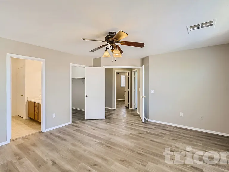 924 S 240th Dr — Photo 12