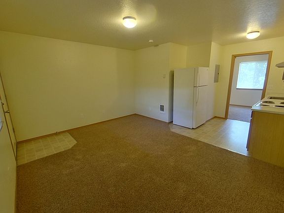 4th image of 735 E 19th Aly #4