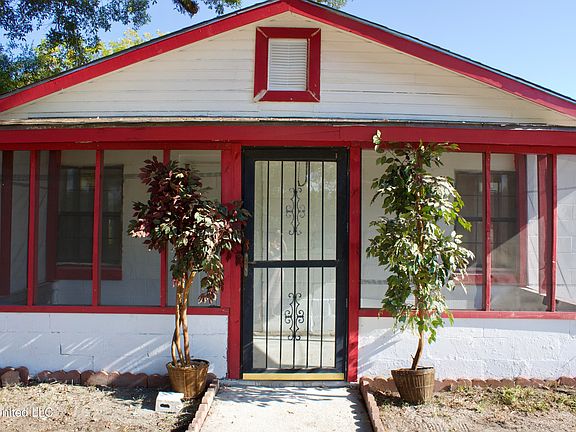 3rd image of 4815 Old Pass Rd