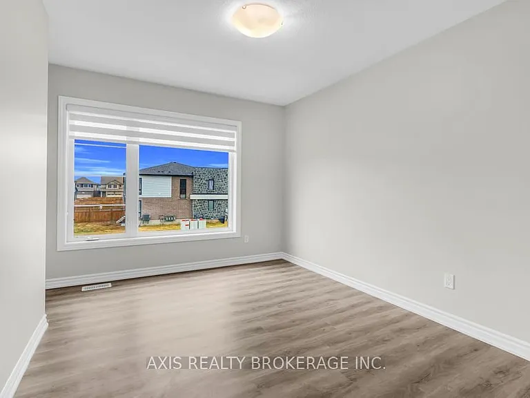 2978 Turner Cres — Photo 30
