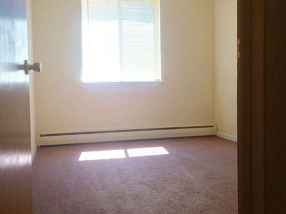 3rd image of 2619 N Oakland Ave APT 306