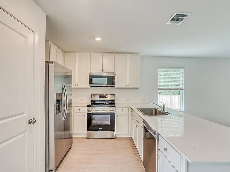 343 Parkin Ct — Photo 7