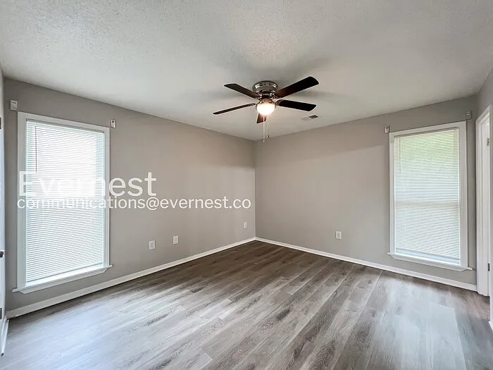 6445 Collinwood Rd — Photo 10