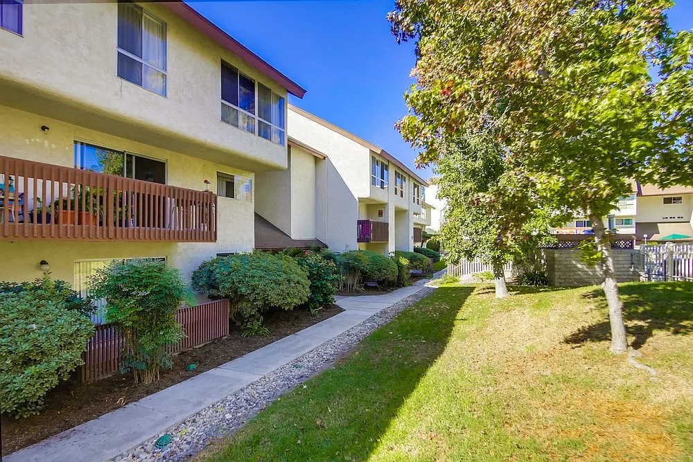 3 bed, 1100 sqft, $1,375 — Photo 2
