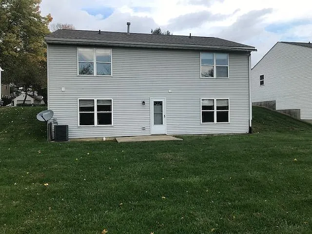 3 bed, 1710 sqft, $1,750 — Photo 2