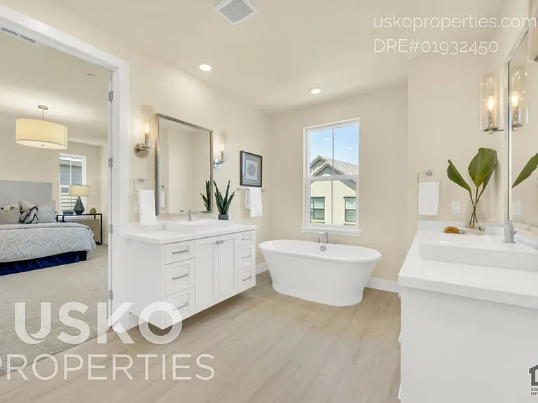 7095 Soleil Way — Photo 32