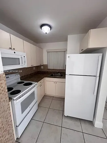 8870 Fontainebleau Blvd #307 Photo 1